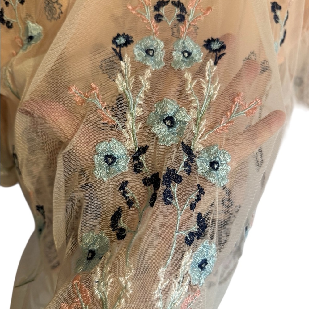 GORGEOUS NWT  Peach Embroidered Floral Mesh Overlay Top MEDIUM  #M - Picture 3 of 14
